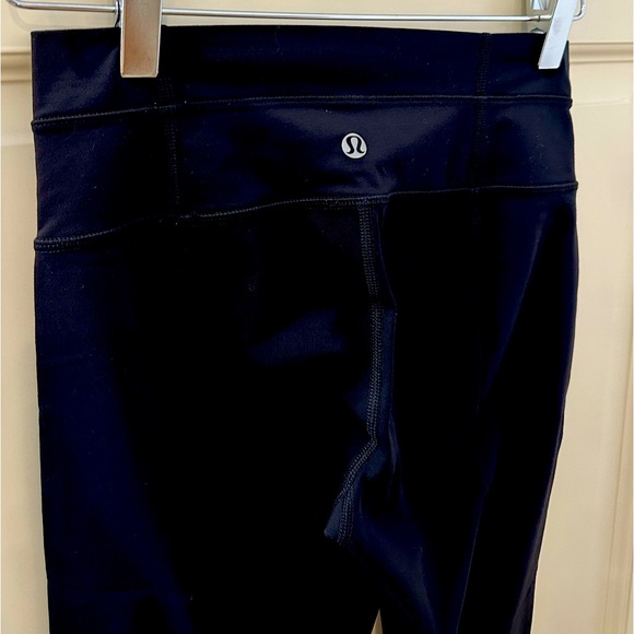 Lululemon invigorate crop black legging size 2 - Picture 12 of 13